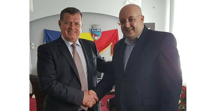 Mircia Gutău în timpul conferinței PSD Râmnicu Vâlcea, în sală Mircia Gutău în timpul conferinței PSD Râmnicu Vâlcea, în sală
