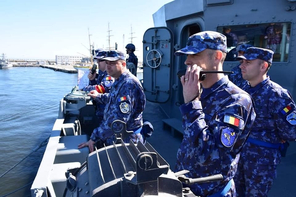 Soldați militari în acțiune în unitate din România Soldați militari în acțiune în unitate din România