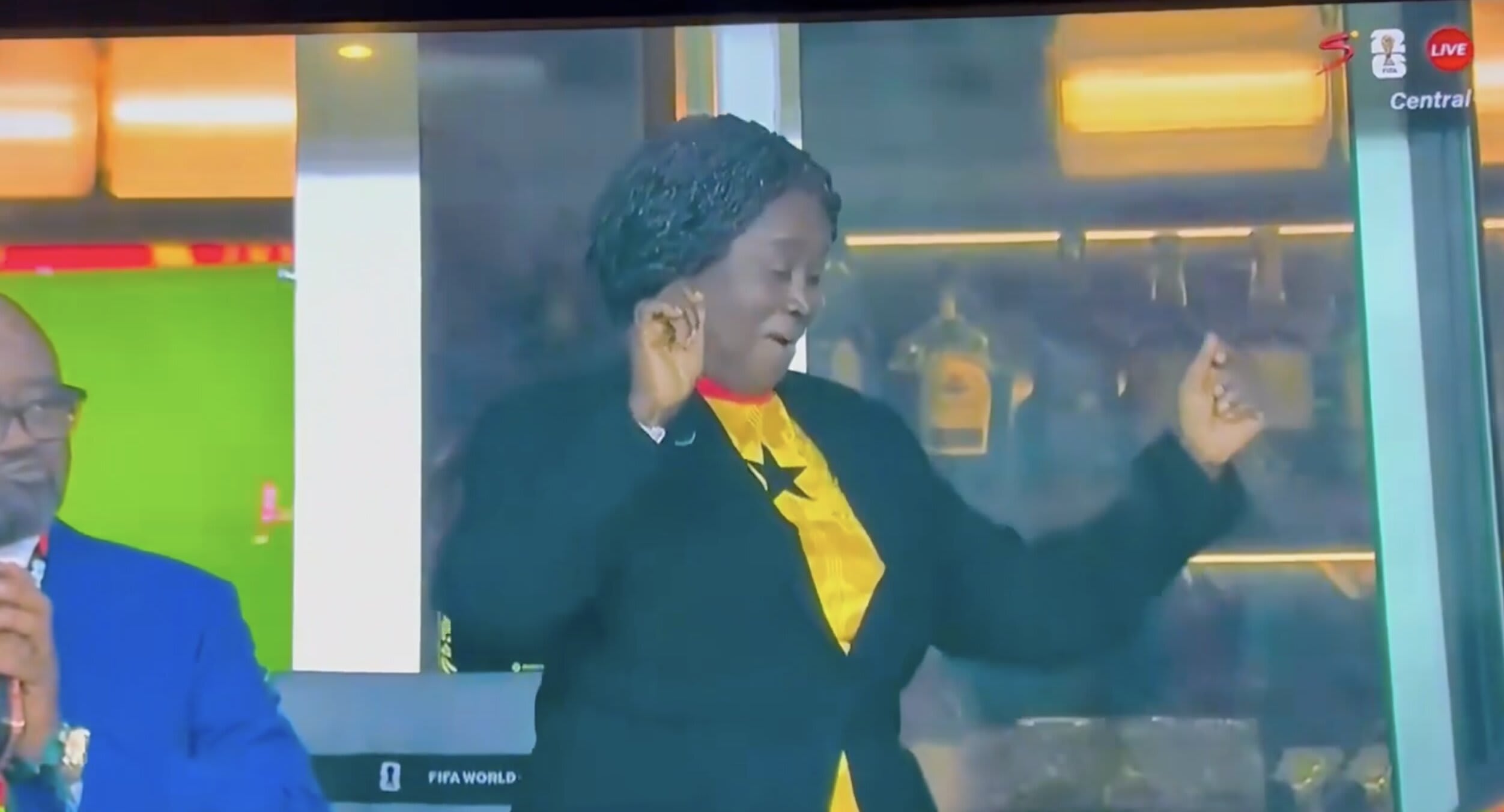 Vicepreședinta Ghanei, Jane Naana Opoku-Agyemang, dansând în tribune la Cupa Mondială 2026 Vicepreședinta Ghanei, Jane Naana Opoku-Agyemang, dansând în tribune la Cupa Mondială 2026