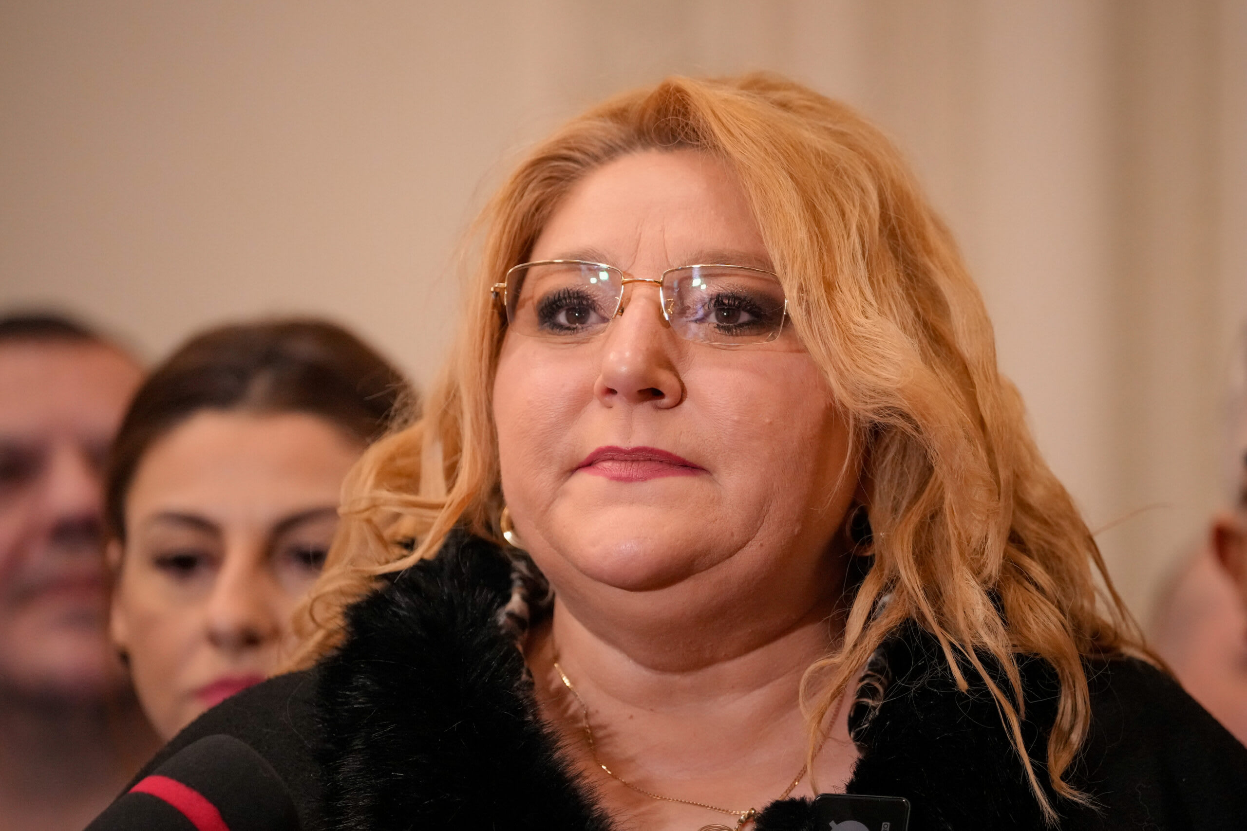 Diana Șoșoacă explicând motivele în direct la televizor Diana Șoșoacă explicând motivele în direct la televizor