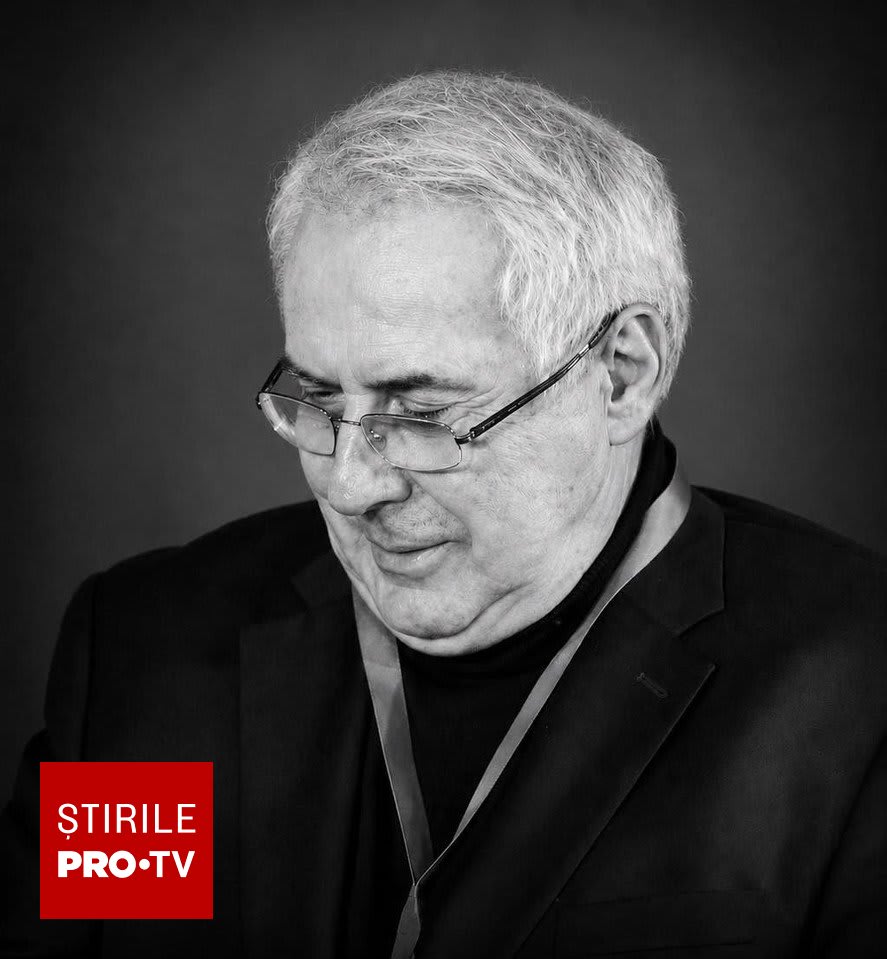 Prof. univ. dr. Bogdan Marinescu în sala de operație, înconjurat de echipa medicală Prof. univ. dr. Bogdan Marinescu în sala de operație, înconjurat de echipa medicală