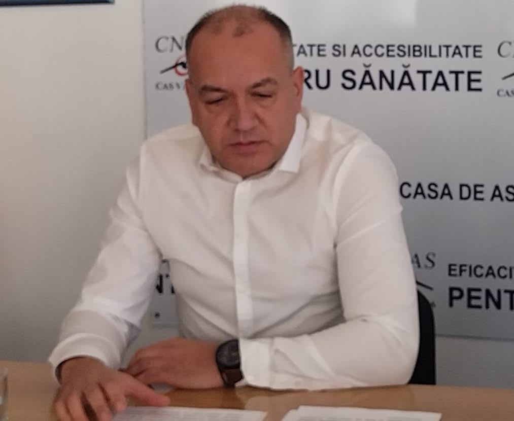 Voiculeț, candidat la examenul pentru conducerea CAS Vâlcea, în sala de examen Voiculeț, candidat la examenul pentru conducerea CAS Vâlcea, în sala de examen