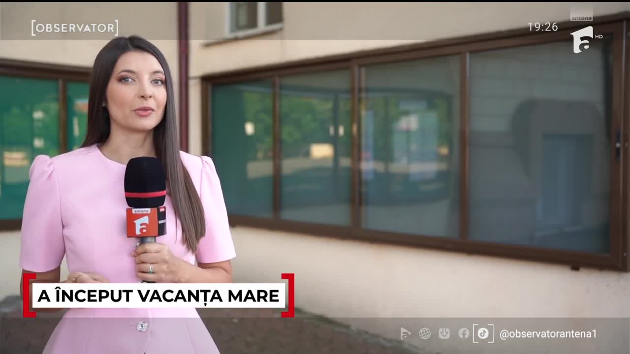 Elevii din clasele terminale se pregătesc de examene, ultima zi de școală în România