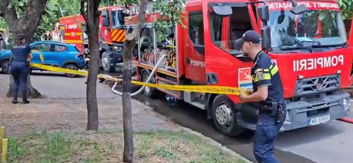 Pompieri în acțiune la un incendiu de gospodărie în Utvin, Timișoara