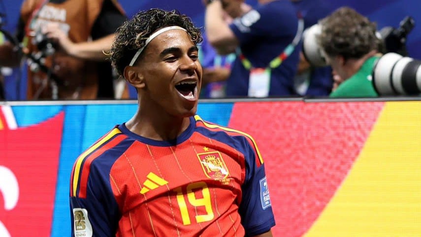 Jucători de fotbal spanioli în acțiune pe teren la CM 2026