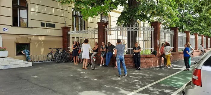 Elevi în sala de examen, susținând Evaluarea Națională în Timiș Elevi în sala de examen, susținând Evaluarea Națională în Timiș