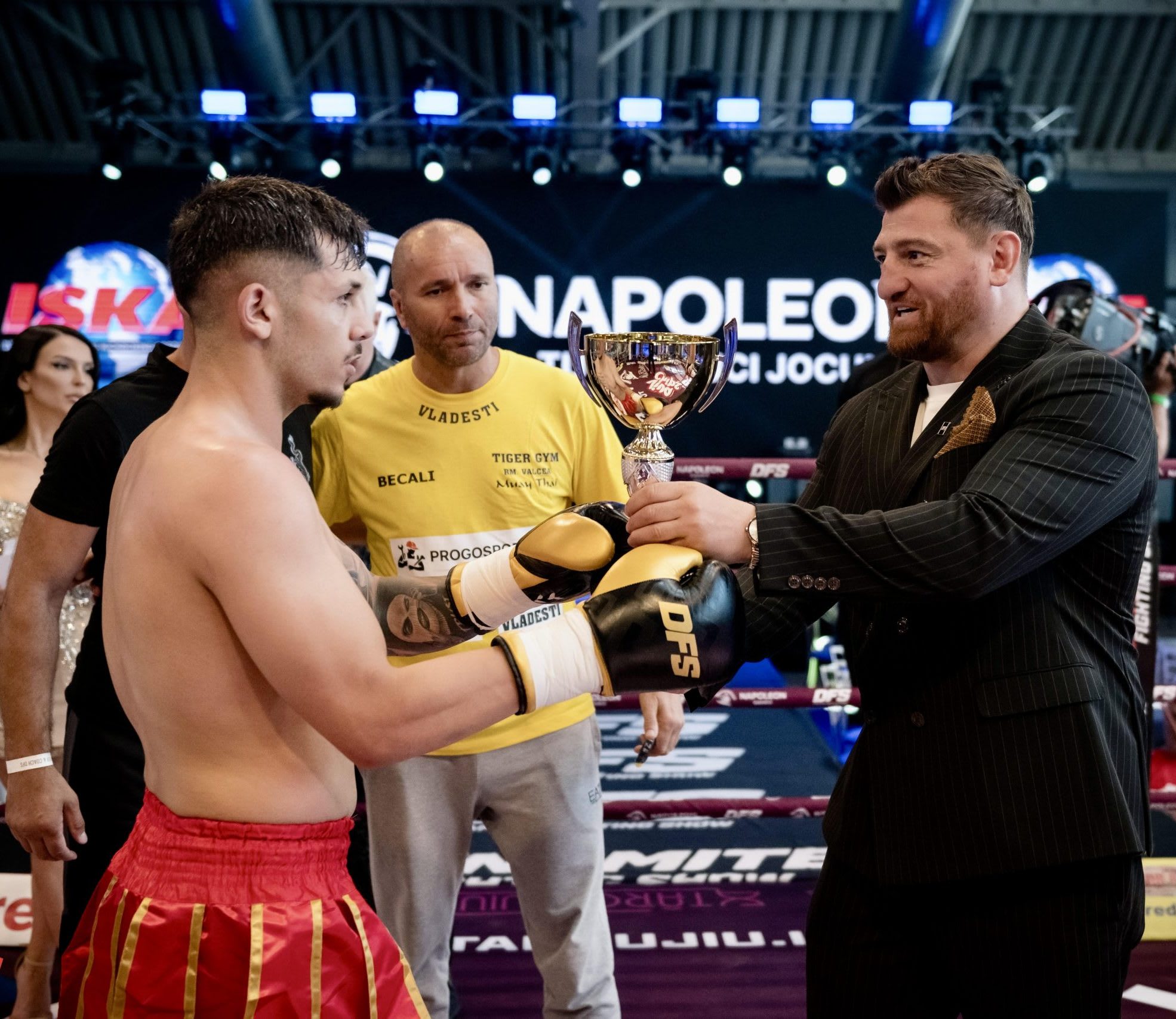 Sportivul Bodescu Gabriel Becali în ring, în timpul luptei