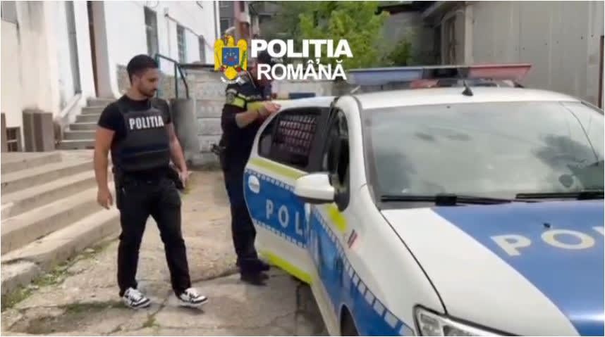 ATV intrat într-o stație PECO în Lupeni: doi șoferi reținuți și autoturism neînmatriculat depistat în trafic