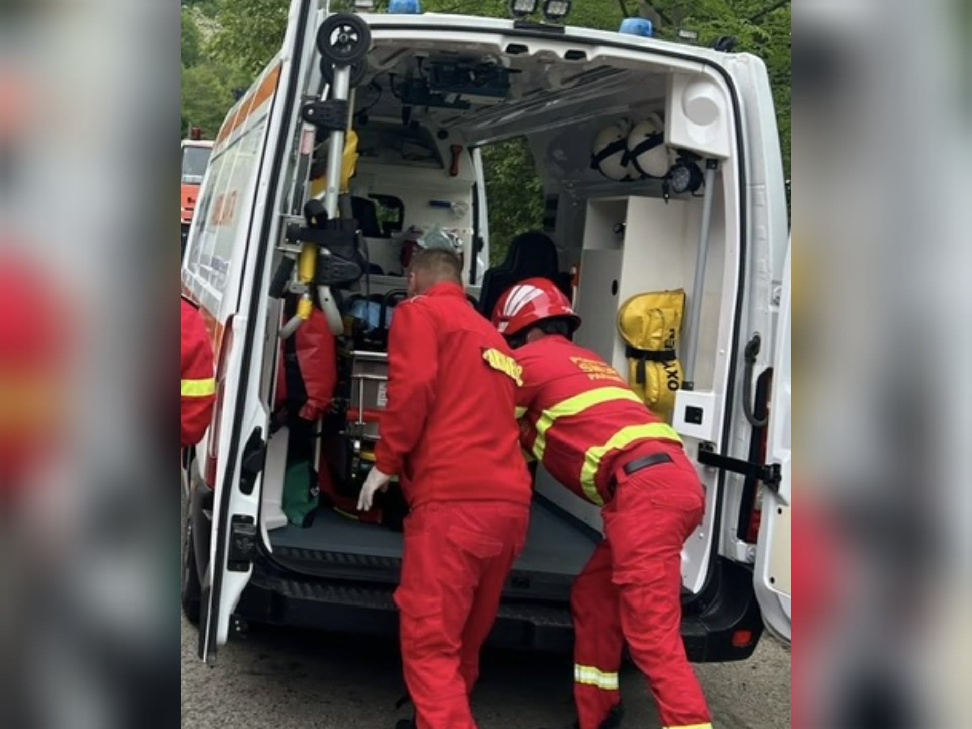 Accident grav de muncă la Mihăești: un muncitor a căzut de pe motostivuitor și se află în stare critică