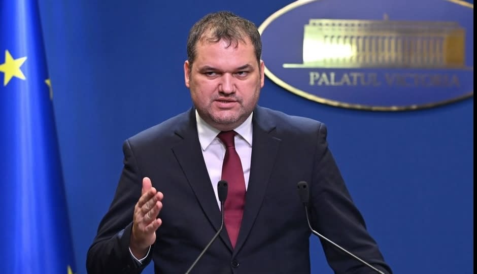 Cseke Attila la o conferință de presă Cseke Attila la o conferință de presă