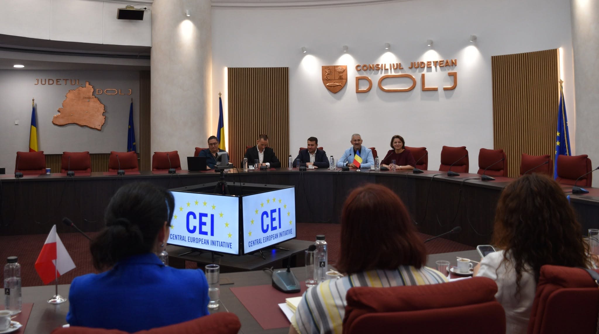 Reuniune internațională despre securitatea datelor la Craiova, participanți în discuție Reuniune internațională despre securitatea datelor la Craiova, participanți în discuție