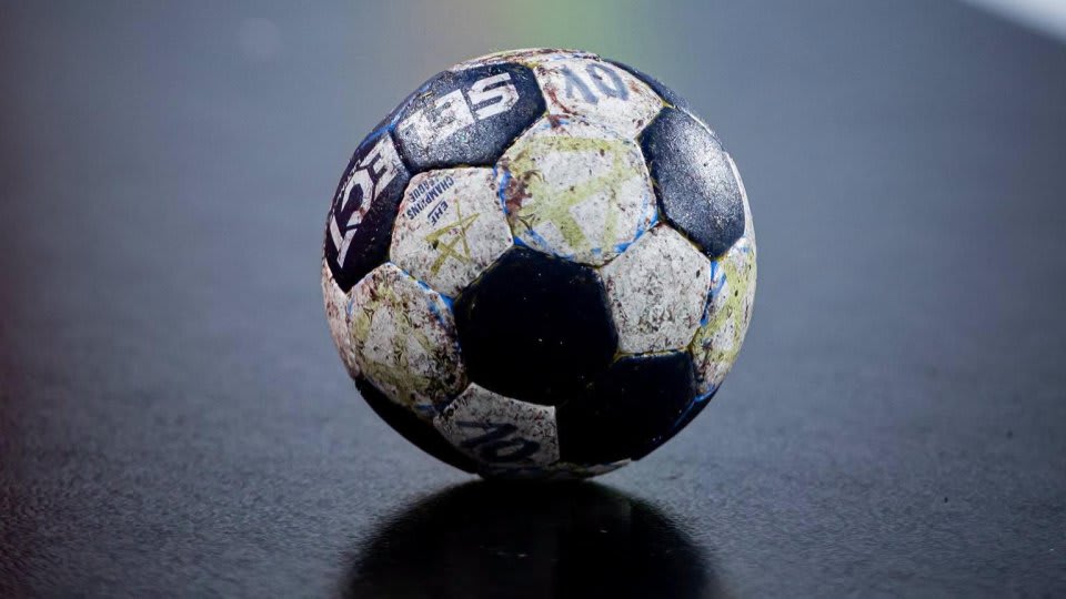 Echipe de handbal românești în meci de Ligă Campionilor Echipe de handbal românești în meci de Ligă Campionilor