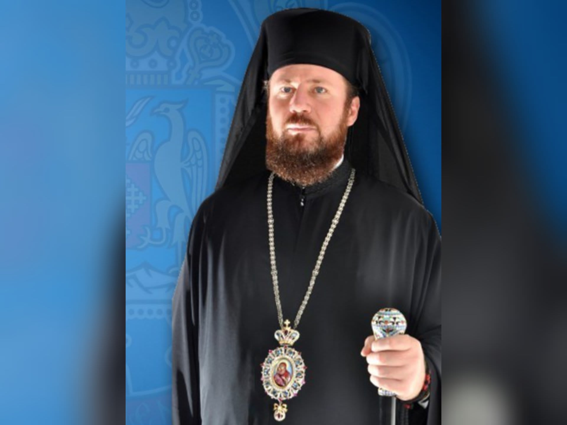 Preasfințitul Părinte Emilian Crișanul în timpul slujbei