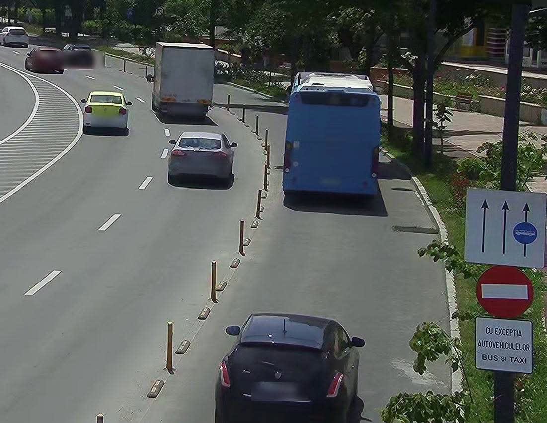 Polițiști locali aplicând amenzi în Constanța