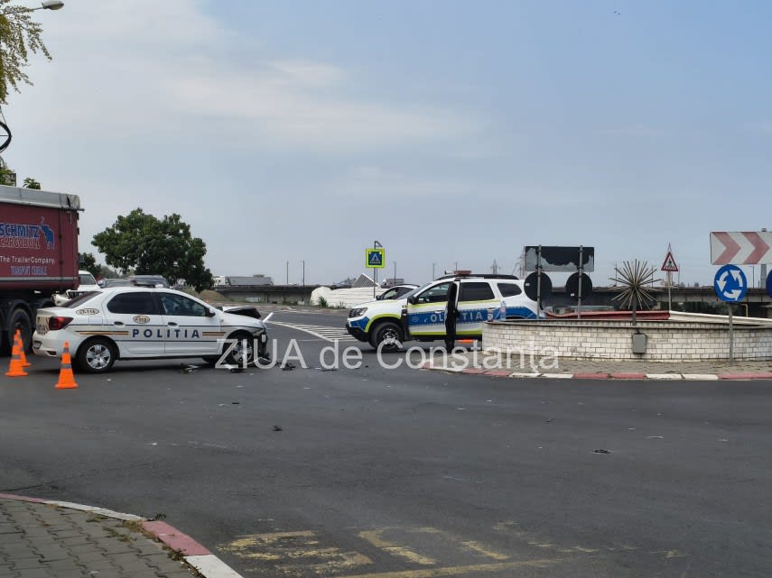 Impact între autospecială de poliție și autoturism roșu în Năvodari