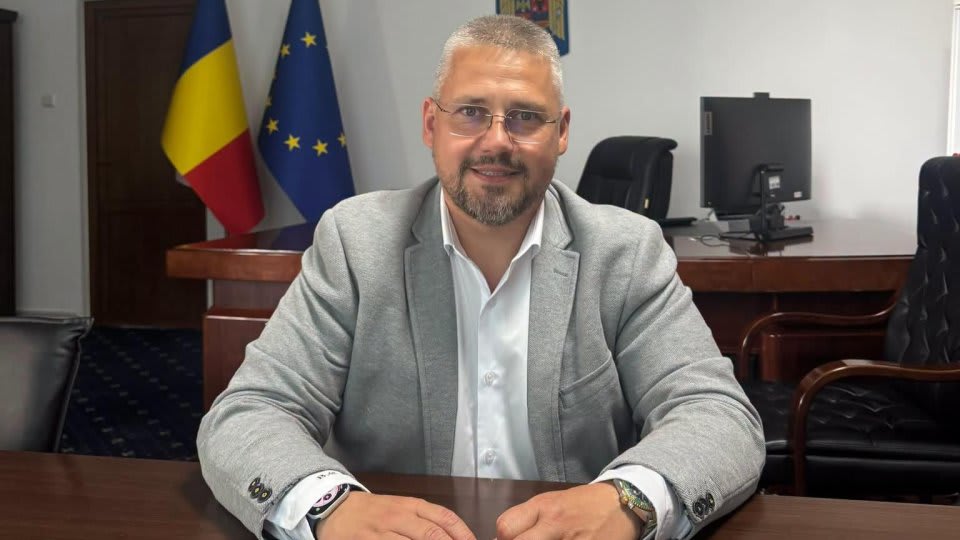 Influenceri promovând produse online în România Influenceri promovând produse online în România