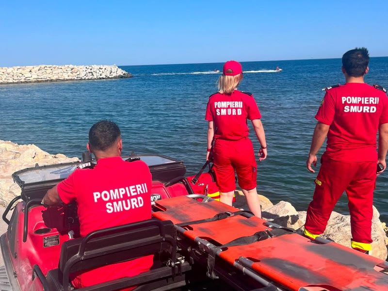 Echipaj de salvare în acțiune pe plaja Mamaia, România