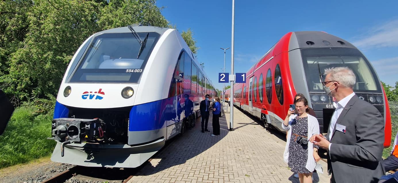 Tren metropolitan Timișoara în stație, modernizare infrastructură Tren metropolitan Timișoara în stație, modernizare infrastructură