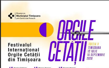 Organist în timpul unui concert de orgă în biserică istorică din Timișoara Organist în timpul unui concert de orgă în biserică istorică din Timișoara