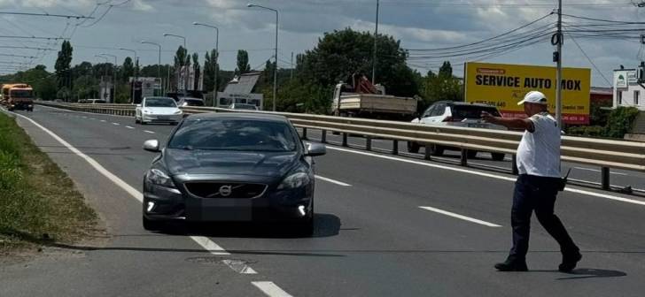 Polițiști rutieri cu radar pe DN6 în Timiș