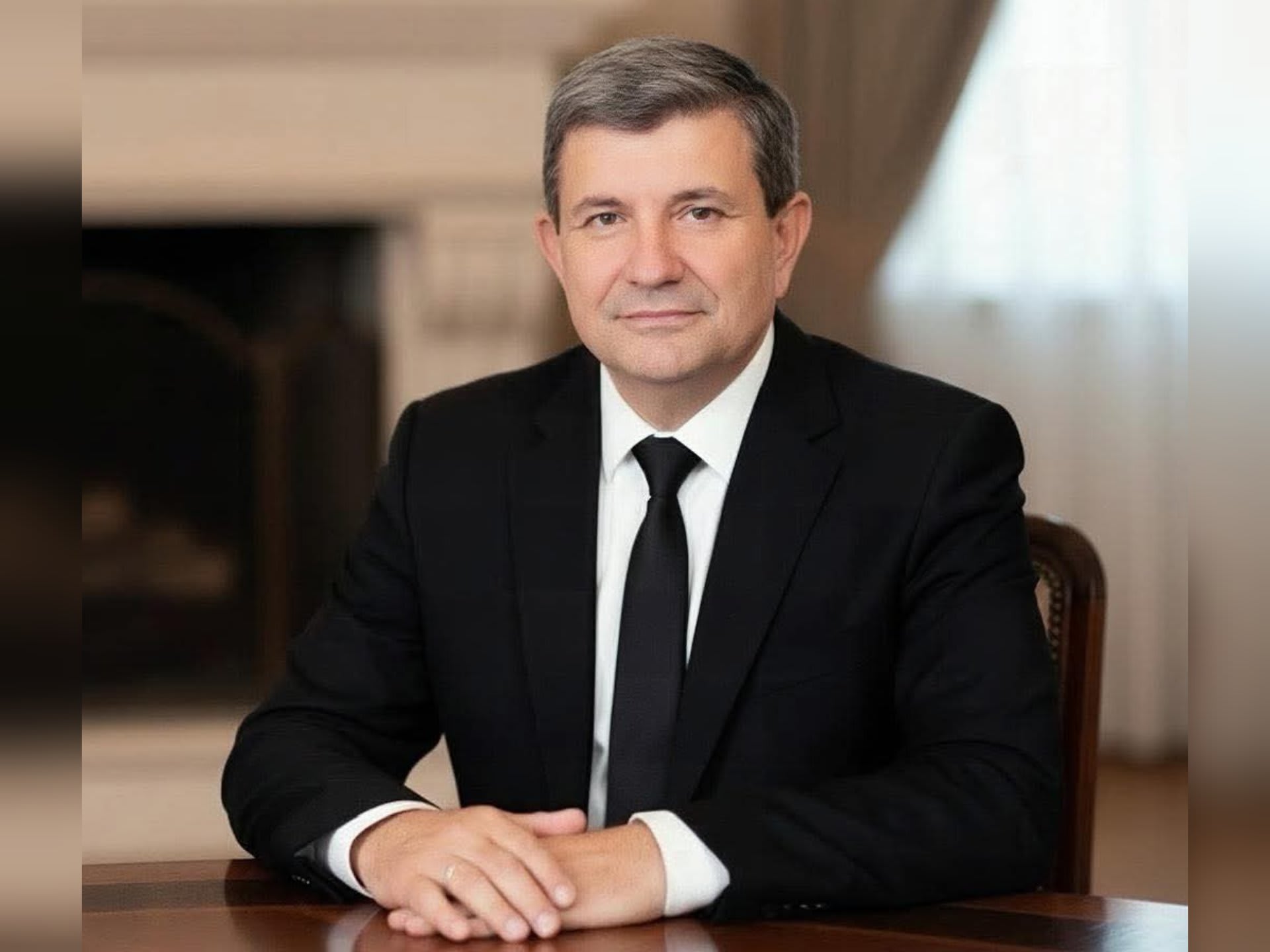 Deputatul Nicolae Mîndrescu în discuție cu cetățeni în Vâlcea