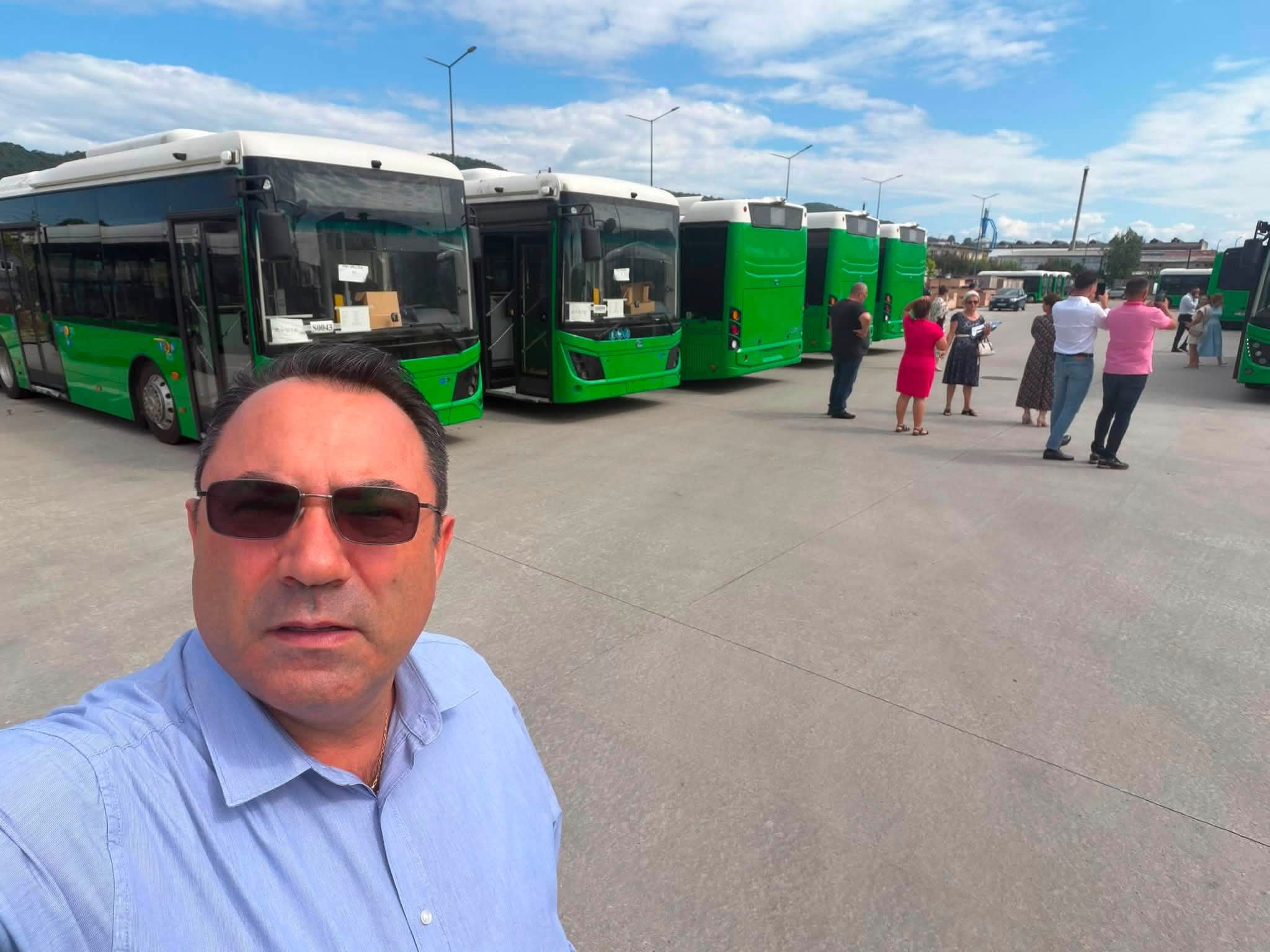 Microbuze electrice noi pentru transport în Bujoreni Microbuze electrice noi pentru transport în Bujoreni
