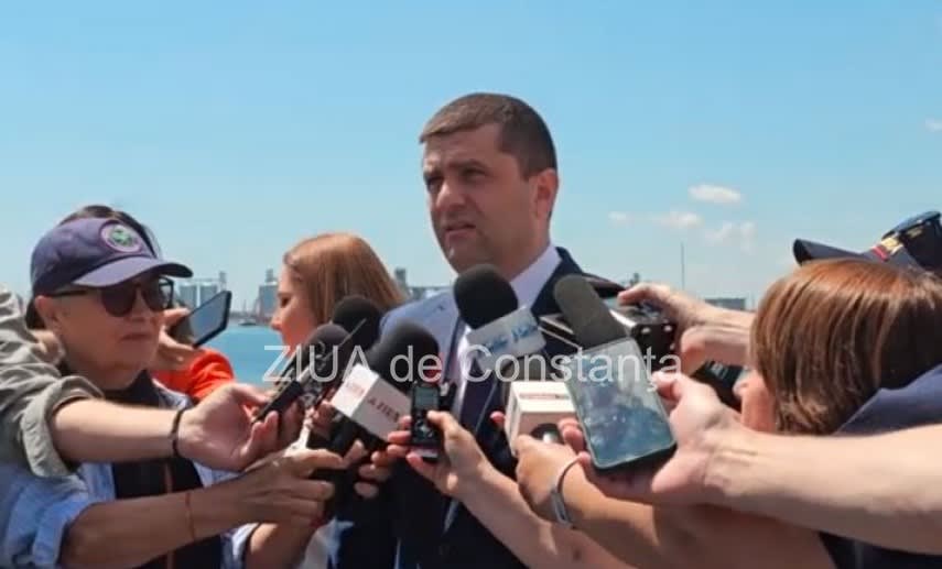 Corveta «Contraamiral August Roman» sosind în Portul Constanța, România Corveta «Contraamiral August Roman» sosind în Portul Constanța, România