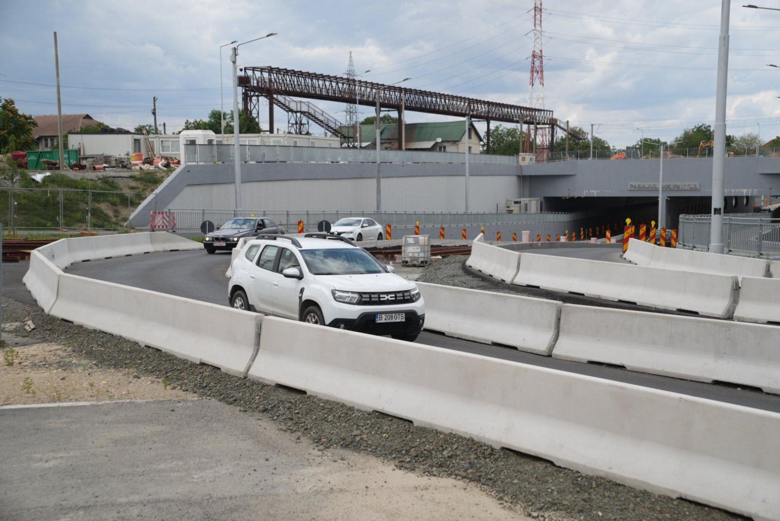 Lucrări de montare a liniilor de tramvai în pasajul Solventul, Timișoara
