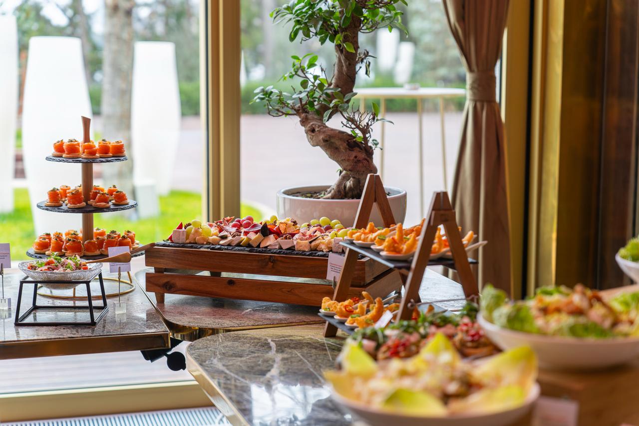 Preparare gastronomică premium pentru evenimente corporate și private