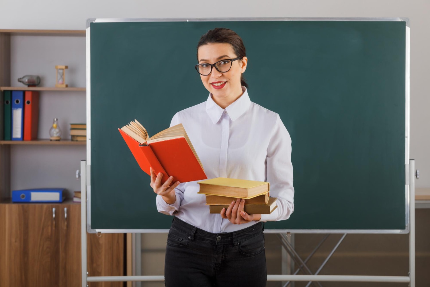 Profesor susținând examenul de Definitivat la Râmnicu Vâlcea Profesor susținând examenul de Definitivat la Râmnicu Vâlcea