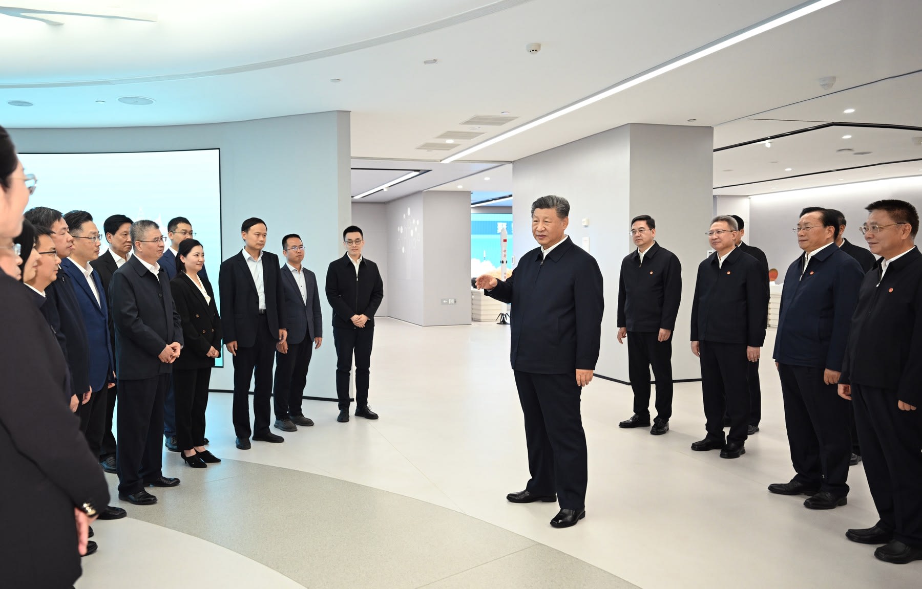 Economist chinez în discuție despre provocările economice ale Chinei