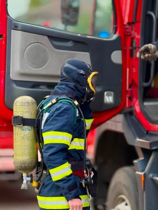 Incendiu în Bucecea: Pompierii au intervenit pentru stingerea unei flăcări izbucnite într-o garsonieră Incendiu în Bucecea: Pompierii au intervenit pentru stingerea unei flăcări izbucnite într-o garsonieră