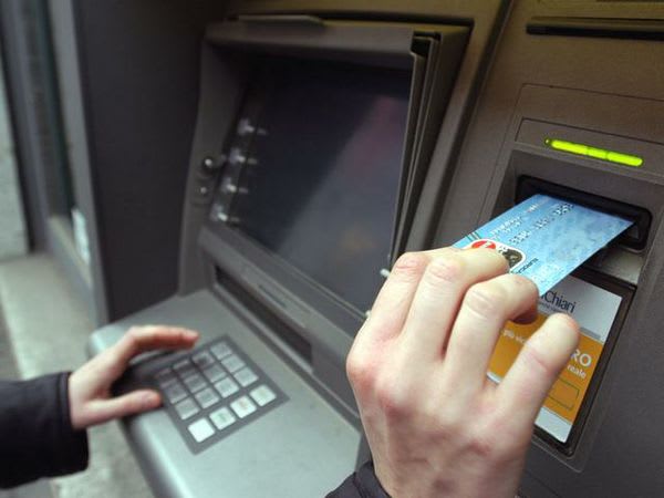 Bani în cont bancar, reprezentare socială
