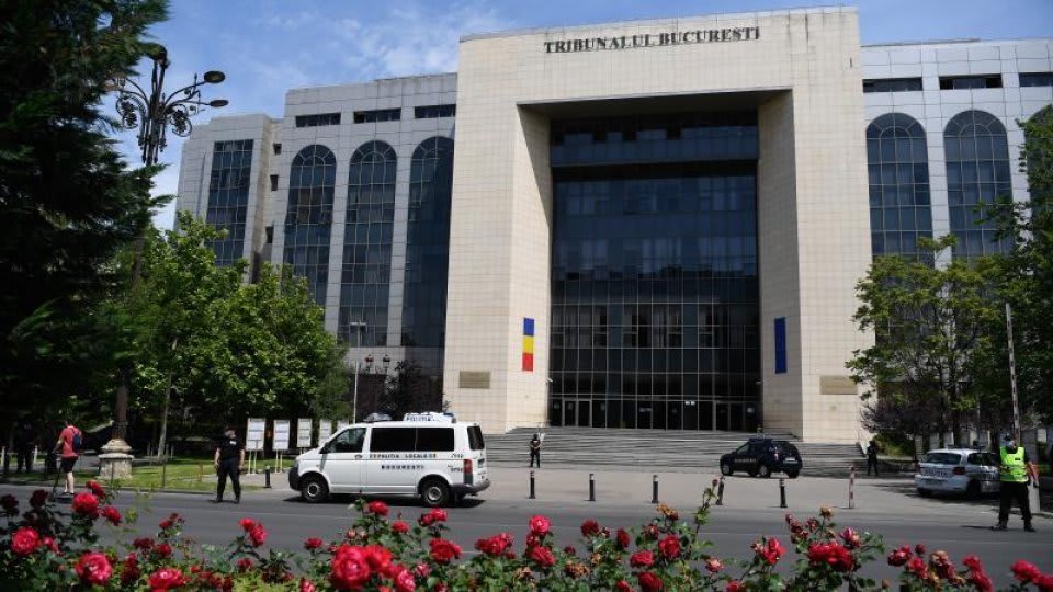 Judecătoare Tribunal București explicând decizia privind congresul PNL