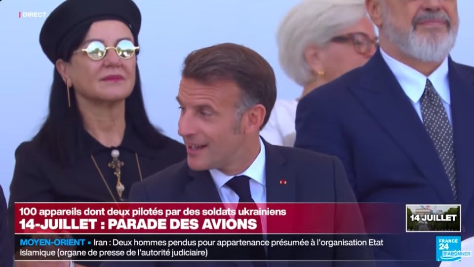 Președintele Emmanuel Macron în timpul paradei militare de Ziua Nației din Franța