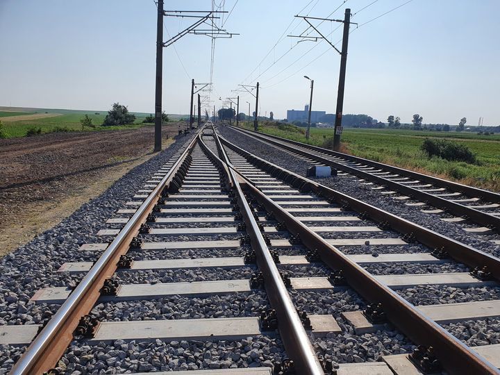 Linie de cale ferată în zona metropolitană Brașov și Aeroportul Ghimbav