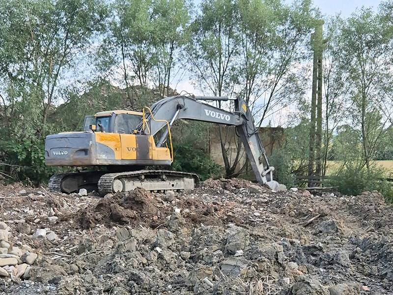 Excavare de deșeuri din construcții în Târgu Lăpuș
