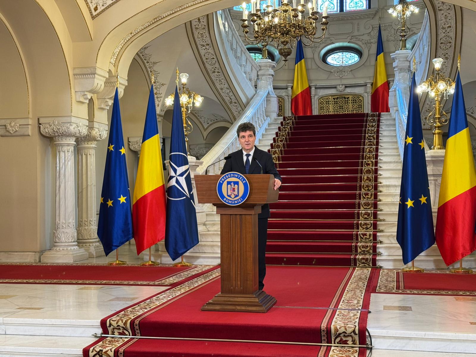 Nicușor Dan în conferință de presă la Paris