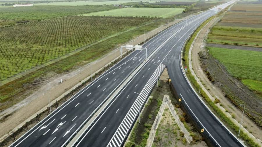 Trafic rutier pe varianta ocolitoare a Bacăului, autostrada A7