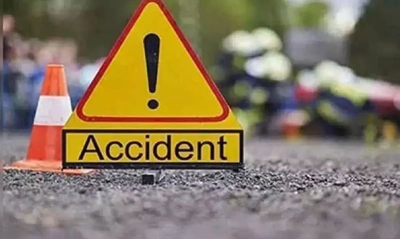 Mașină avariată după accident rutier în Târgu-Jiu Mașină avariată după accident rutier în Târgu-Jiu