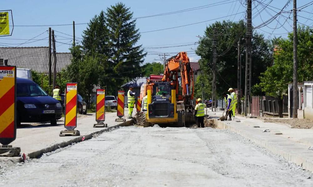 Președintele CJ Dâmbovița inspectând lucrările pe DJ 712