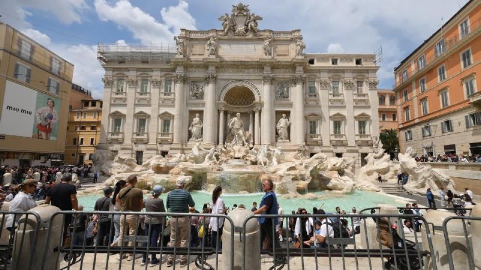 Foc și pompieri în Italia în timpul unei canicule extreme