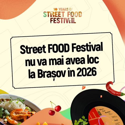 Tineri la festival de street food în Brașov, standuri și mâncare tradițională