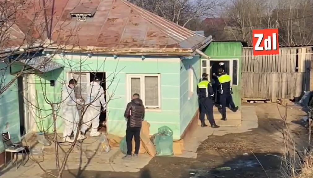 Judecători pronunțând verdictul într-un caz de crimă
