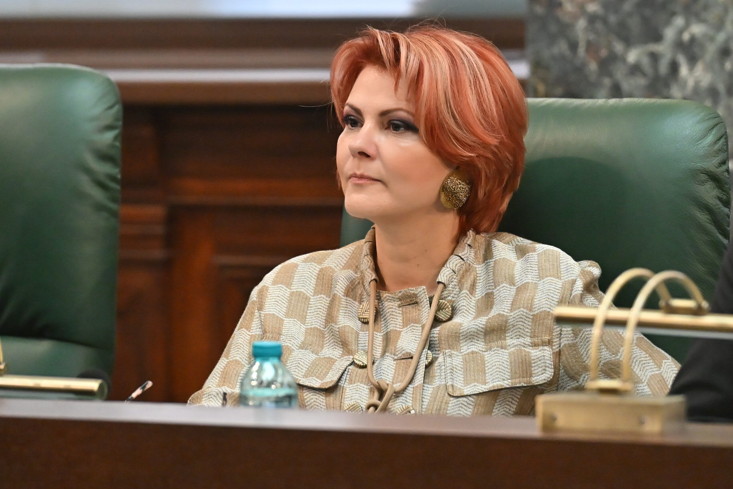 Lia Olguța Vasilescu în studio TV, discuție despre anticipate