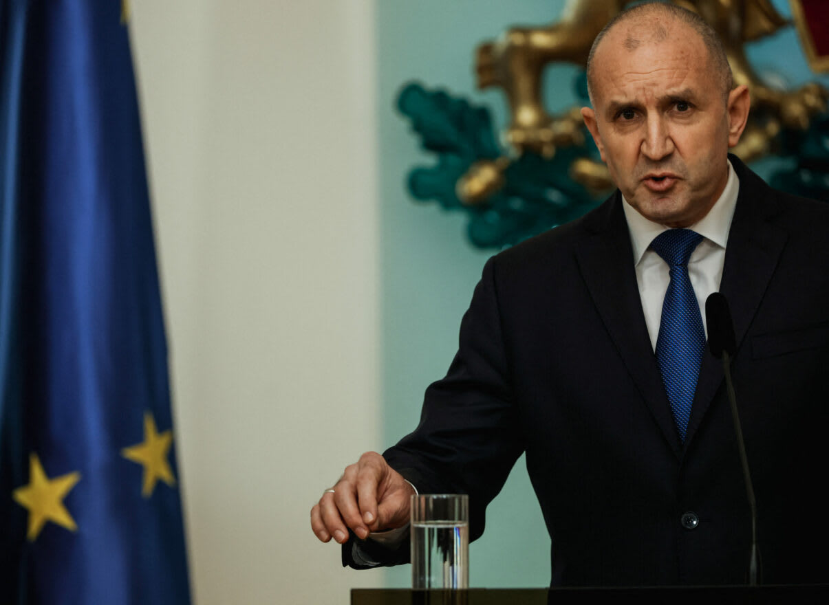 Premierul bulgar Rumen Radev în timpul negocierilor europene