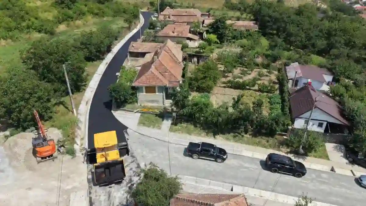 Lucrări de asfaltare pe străzile din Aiud pentru legătura cu Transapuseana