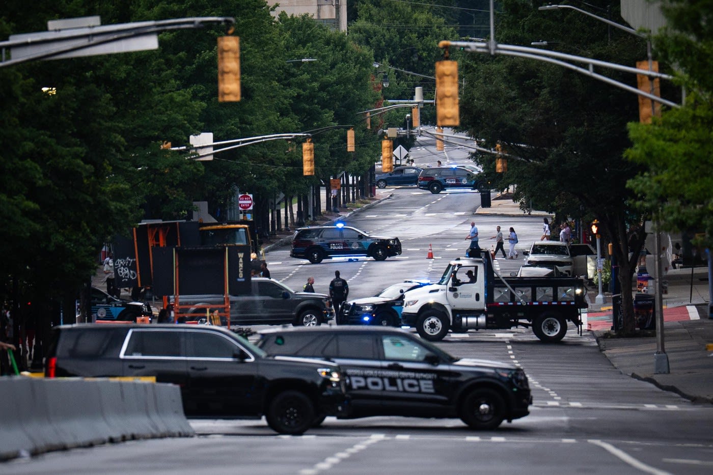 Polițiști în centrul orașului Atlanta, Georgia, în ajunul meciului semifinalei