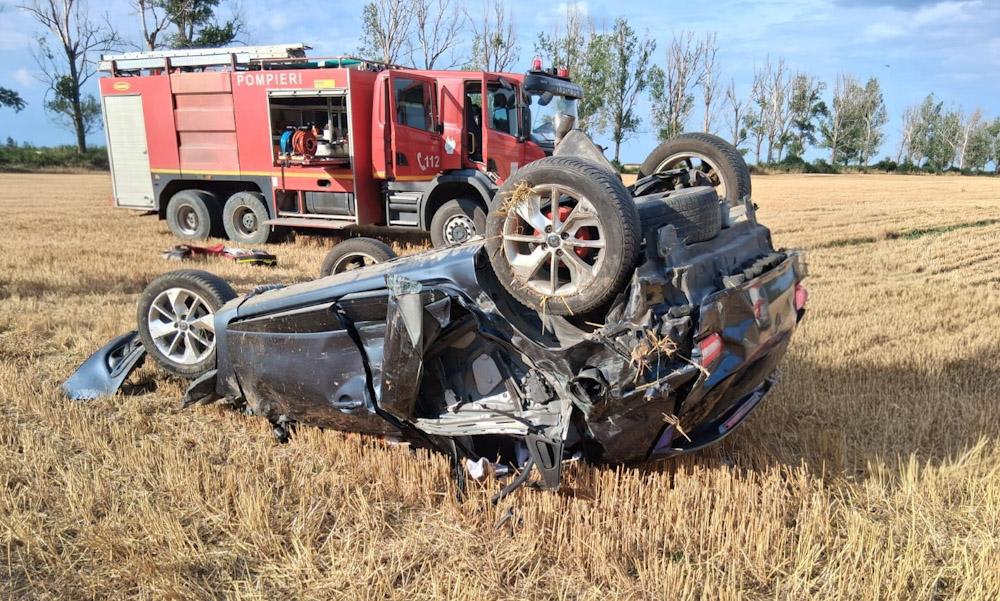 Autoturism răsturnat în câmp, intervenție pompieri și SMURD în Giurgiu
