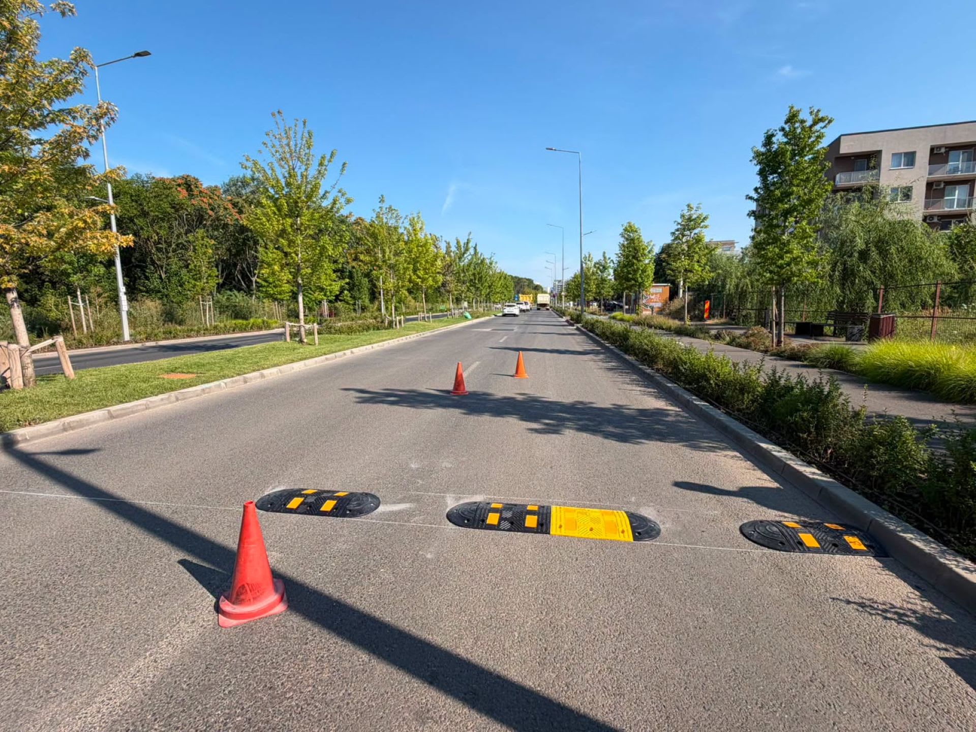 Montaj limitatoare de viteză segmentate pe Valea Largă în Sectorul 6